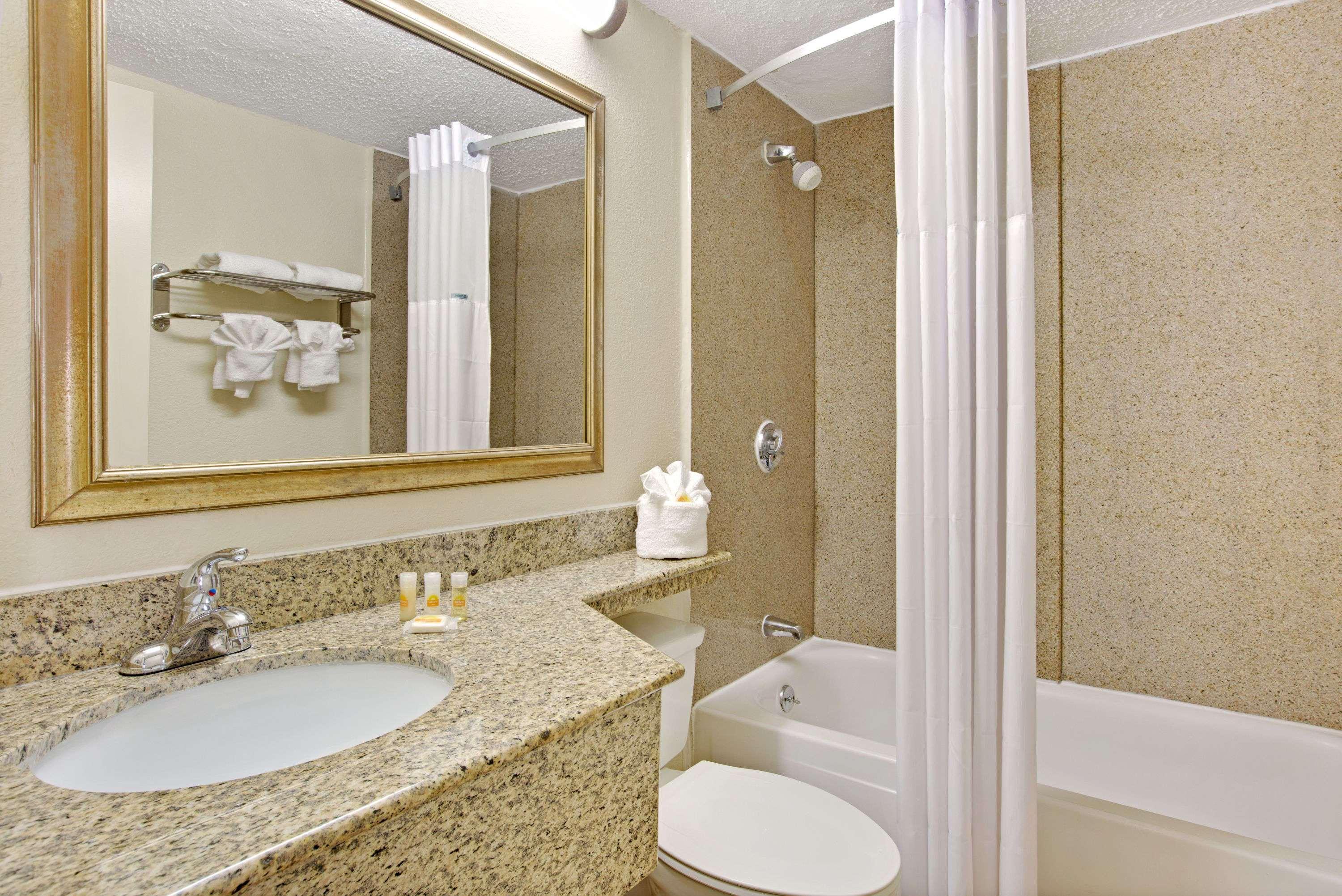 Days Inn By Wyndham Charlotte/Woodlawn Near Carowinds Dış mekan fotoğraf