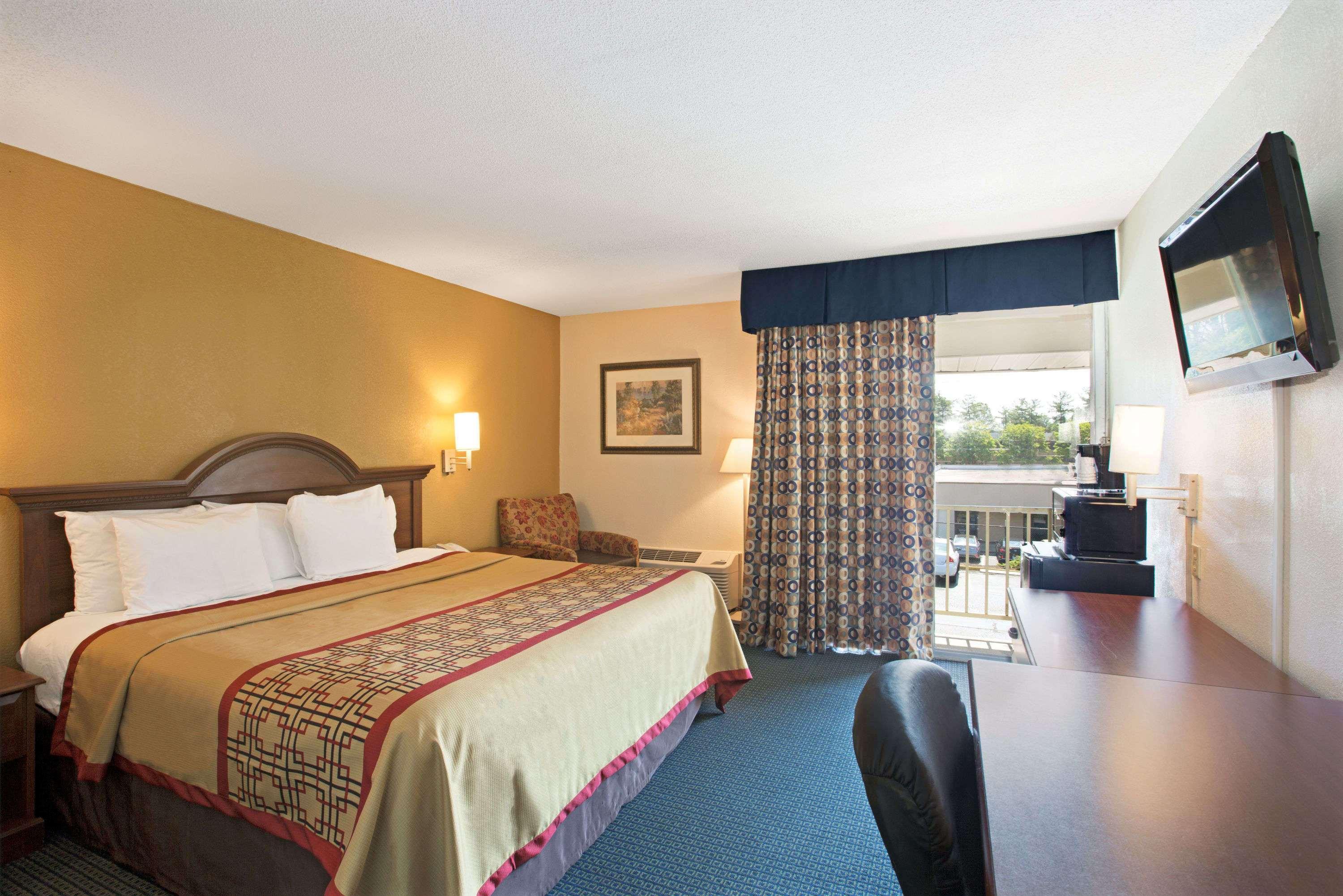 Days Inn By Wyndham Charlotte/Woodlawn Near Carowinds Dış mekan fotoğraf
